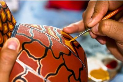 How to Age a Clay Pot | eHow