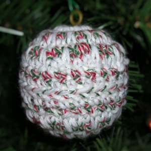 Beaded Christmas Tree Ornament on Pinterest | 1099 Pins