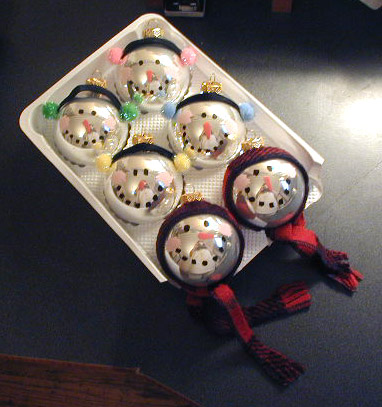 Free Crochet Pattern 80967AD Amigurumi Snowman Ornament